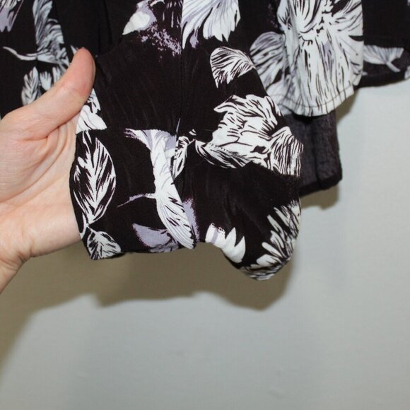 Audrey 3 +1 Floral Romper Size Medium - Picture 5 of 10